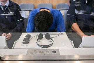 Soud poslal atentátníka ze Solingenu na doživotí do vězení - Novinky